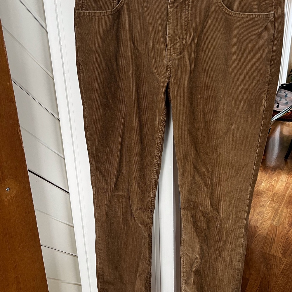 Men’s Vineyard Vines brown corduroy pants . Size 34x32
